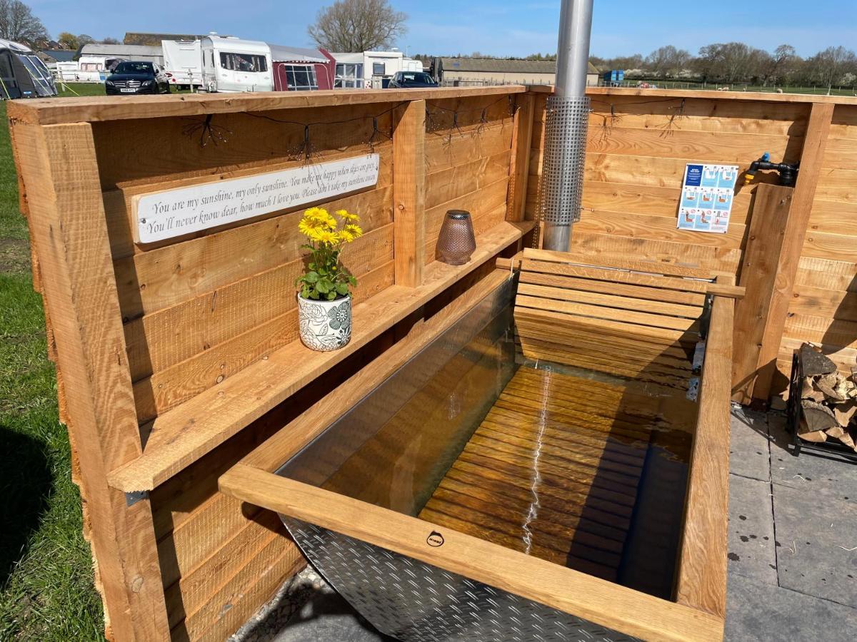 Abbey Farm Luxury Glamping Hotell Rhuddlan Eksteriør bilde